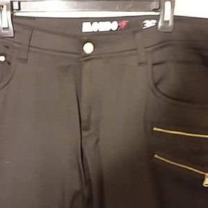 Mundo Jean's two zippered pocket tec stretch fit p